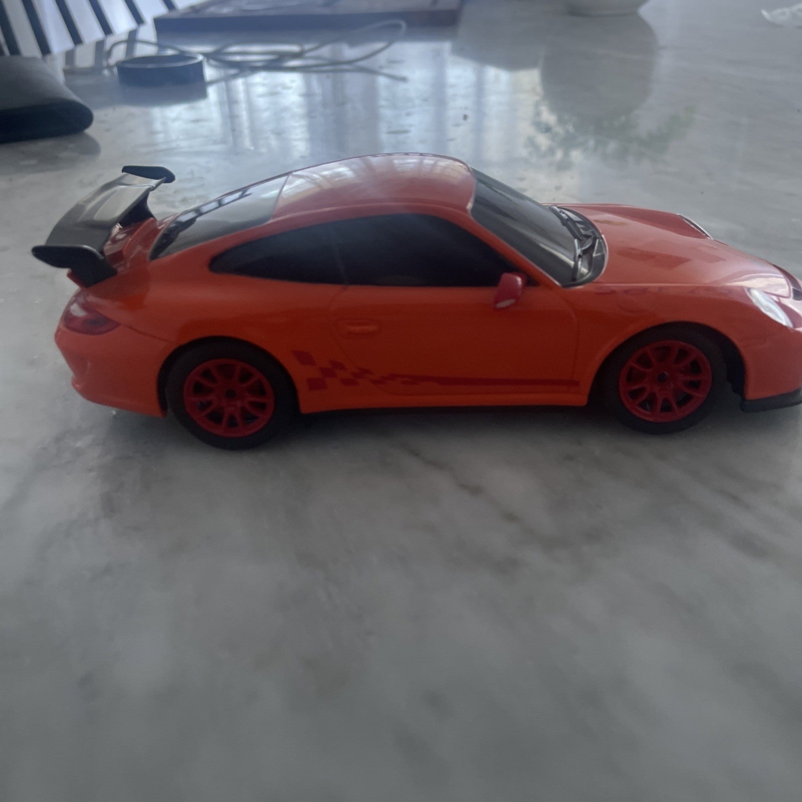 386176